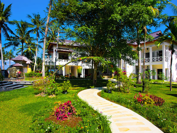 Puri-Nirwana---Villa-and-garden
